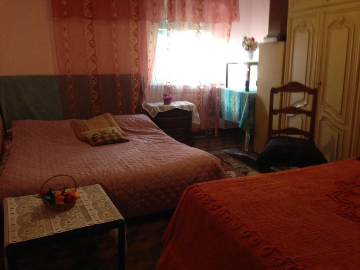 Una Stanza In Un Appartamento Генуя Экстерьер фото